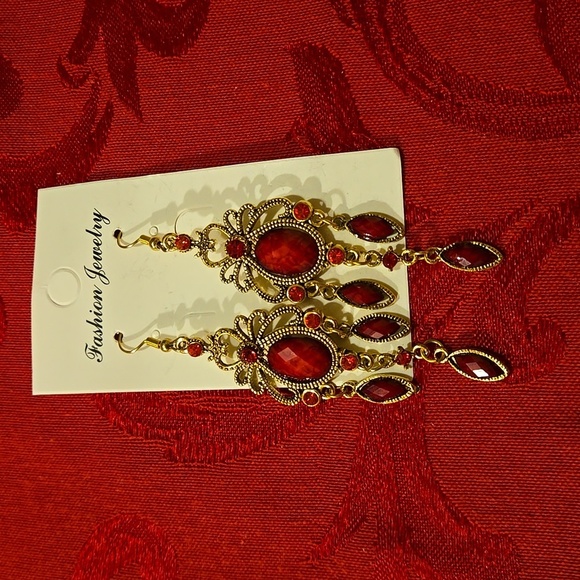 Vintage Luxury Flower Design Synthetic Red Gems Inlaid Dangle Earrings - Picture 5 of 7